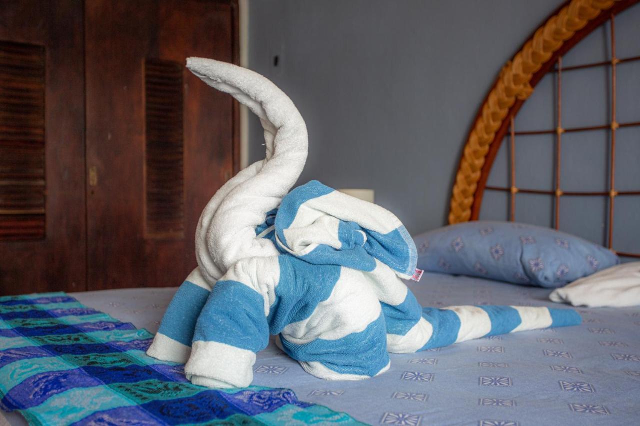 Casa Sol Y Luna Bacalar Bed & Breakfast Bagian luar foto